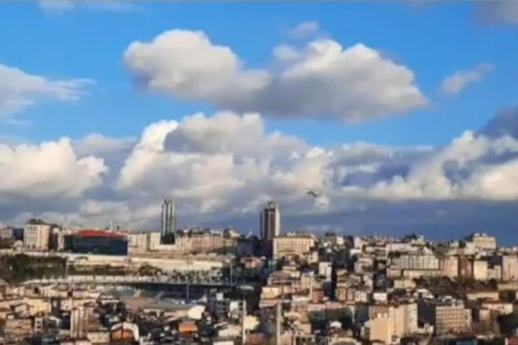 Deniz Manzarasi, Marti Sesleri Esliginde Appartamento Provincia di Istanbul
