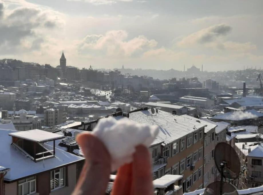 Deniz Manzarasi, Marti Sesleri Esliginde * Provincia di Istanbul