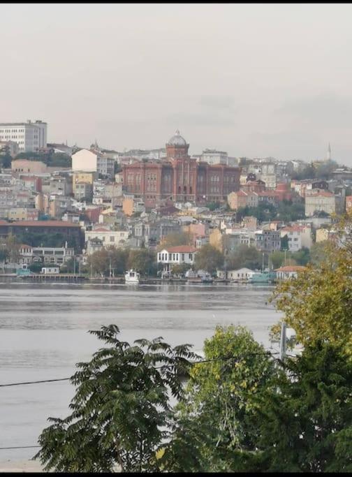 Deniz Manzarasi, Marti Sesleri Esliginde Appartamento *