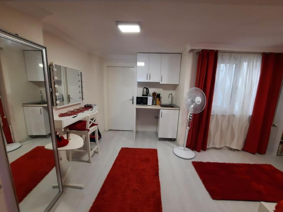 Deniz Manzarasi, Marti Sesleri Esliginde * Provincia di Istanbul